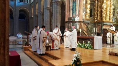 Un momento de la ceremonia de esta mañana en la Catedral. Foto. Arzobispado