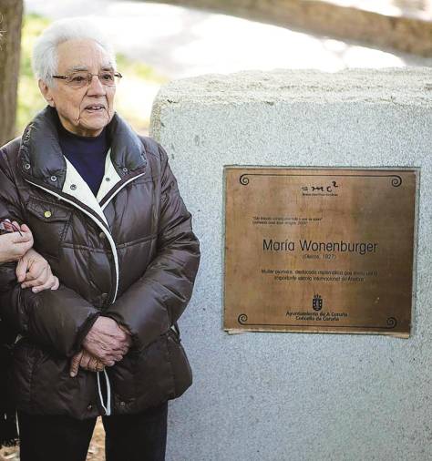 Wonenburger nunha homenaxe na Coruña: “Muller pioneira, destacada matemática que creou unha importante escola internacional da Álxebra”.