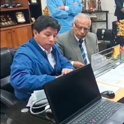 Pedro Castillo ante la fiscal de Perú, Patricia Benavides Vargas. FOTO: FISCALÍA DE PERÚ