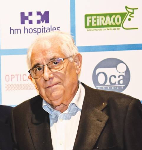 Lino G. Manuel Aboy Graña. Cuntis. Directivo jubilado del banco de Santander y pianista.