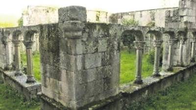 Convento del Bon Xesús de Trandeiras, en el concello de Xinzo de Limia, solo tiene en pie sus paredes