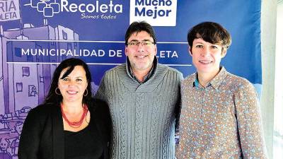 visita. Pola esquerda: Ana Miranda, Daniel Jadue e Ana Pontón en Chile. Foto: A.P.
