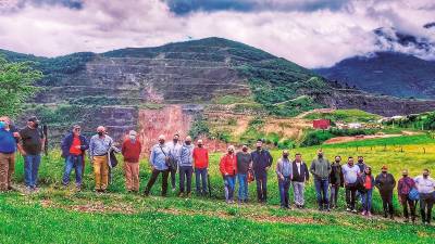 Integrantes de la asociación en defensa de la mina de Touro y O Pino. Foto: Mineiros 