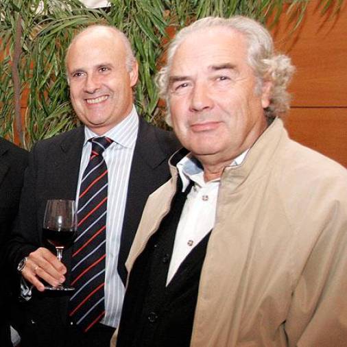 Carlos García Suárez, nieto de Laxeiro, y el pintor José Mª Barreiro. FOTO: Ramón Escudero, Antonio Hernández, Fernando Blanco y Patricia Santos