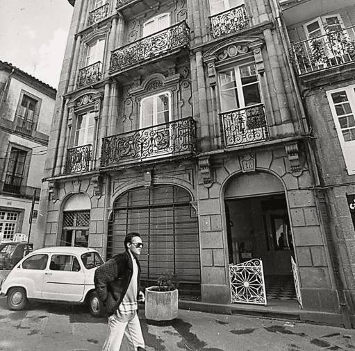 Fachada del antiguo Hotel Suizo, en el que hoy está el restaurante Solleiros, en Cardeal Payá. Foto: Fernando Blanco