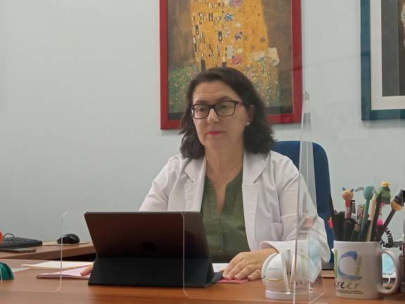 Carmen López Rodríguez, directora socio-sanitaria e responsable do servizo de acollida da Federación Galega de Enfermidades Raras e Crónicas