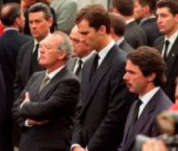 LUTO OFICIAL. El lehendakari, el príncipe Felipe y Aznar. Foto:L.Tejido