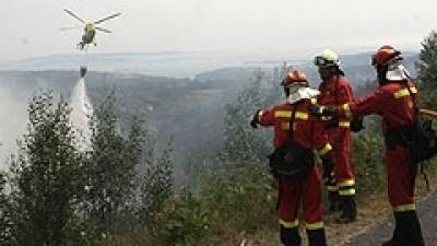 Varios incendios siguen activos en Galicia, con el de As Pontes extinguido