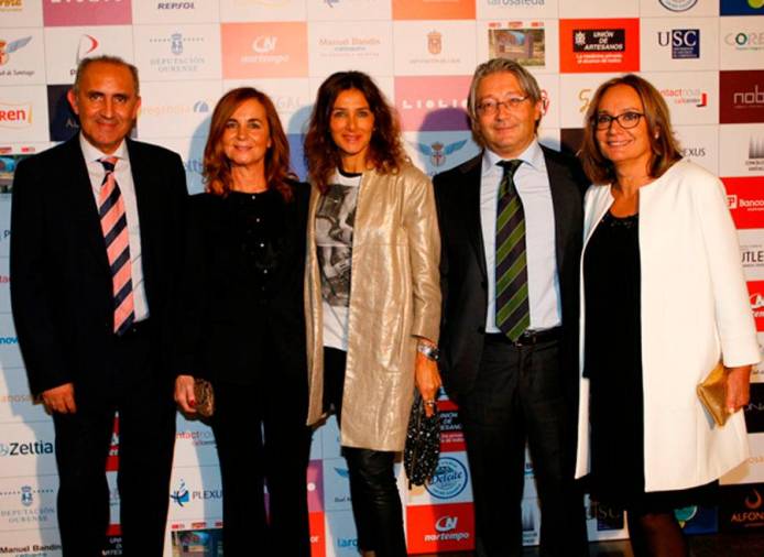 No se perdieron la gran fiesta del Grupo Correo Ramón Álvarez, Mar Lago, Ángeles Fiuza, Pablo Costa y Celia Fraiz, de izquierda a derecha