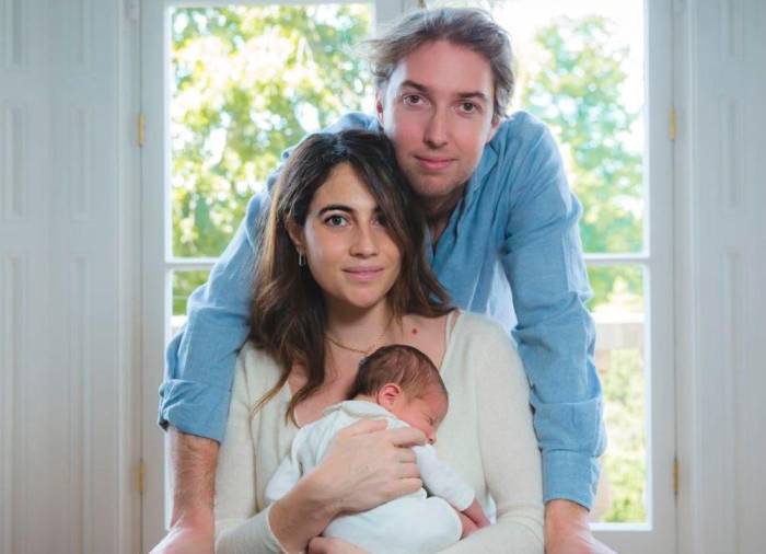 EN FAMILIA. Gabriel Chipperfield, su esposa, Laura de Gunzburg, y el pequeño Cy, que nació el 2 de junio. Foto: G.C.