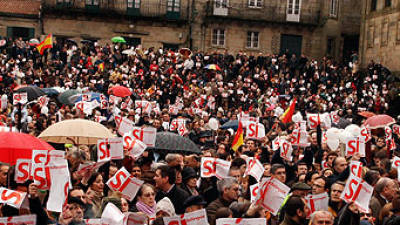 Al menos 4.000 personas se manifiestan con Galicia Bilingüe contra la imposición lingüística