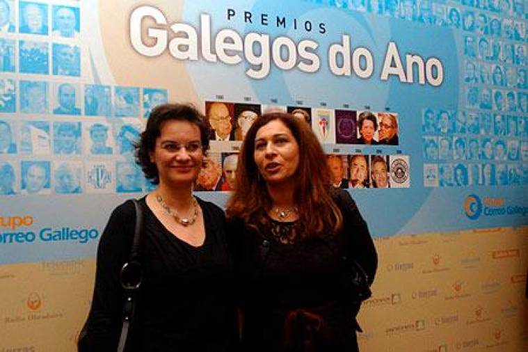 A nova directora do Centro Dramático Galego, Cristina Domínguez, á esquerda, tamén acudiu á gala dos premios Galegos do Ano 2006. FOTOS:RAMÓN ESCUREDO, ANTONIO HERNÁNDEZ, FERNANDO BLANCO, CRÍS TOBÍO Y MANOLO BLANCO