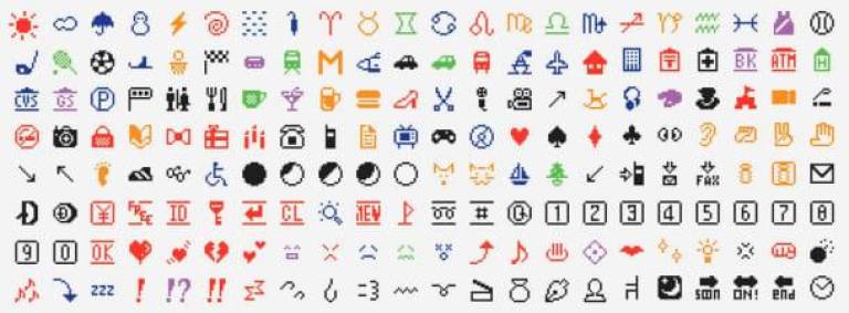 En 1999 el diseñador Shigetaka Kurita inventó los primeros Emoji. Fue un encargo de la empresa de comunicación móvil NTT Docomo. Creó un total de 176 emoticonos de 12x12 píxeles con el objetivo de simplificar la escritura japonesa. (Fuente, www.domestika.org)