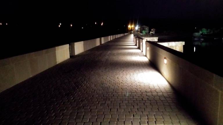 Imaxe da Ponte Nafonso coa nova iluminación. Foto: Xunta