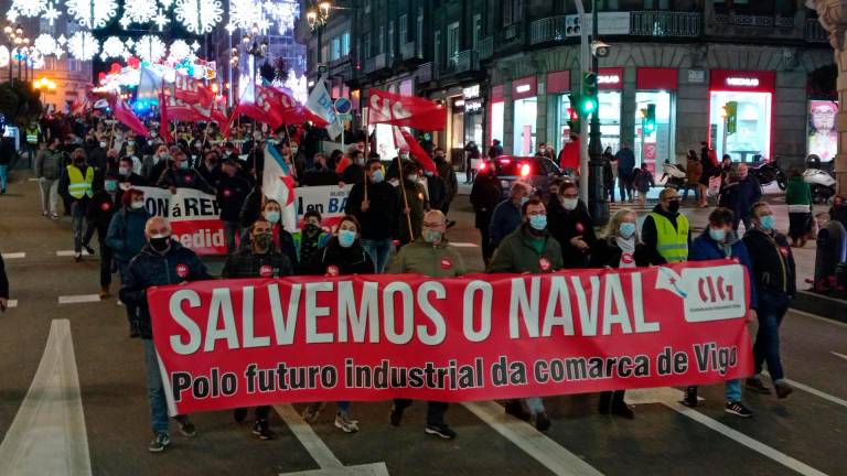 Manifestantes en defensa del sector naval en Vigo. Foto: E.press.
