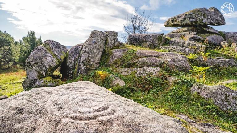 Parque Arqueológico de Campo Lameiro y sus petroglifos, el epicentro del arte rupestre en Galicia.