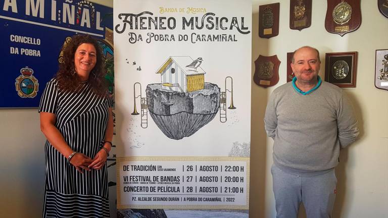Imaxe de arquivo da edil de Cultura da Pobra, Patricia Lojo, e o director da Escola de Música da Pobra, Manuel Sobral. Foto: C.P.