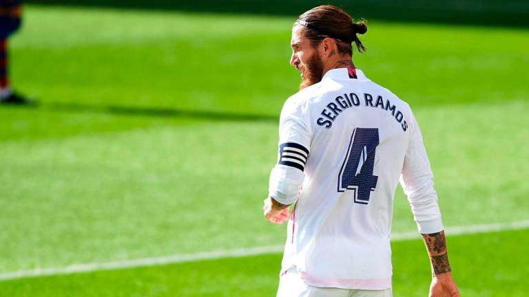 CAMBIO DE 4 Sergio Ramos, con el ‘4’ del Real Madrid esta temporada; desde ahora será el del PSG. Foto: S. E. 
