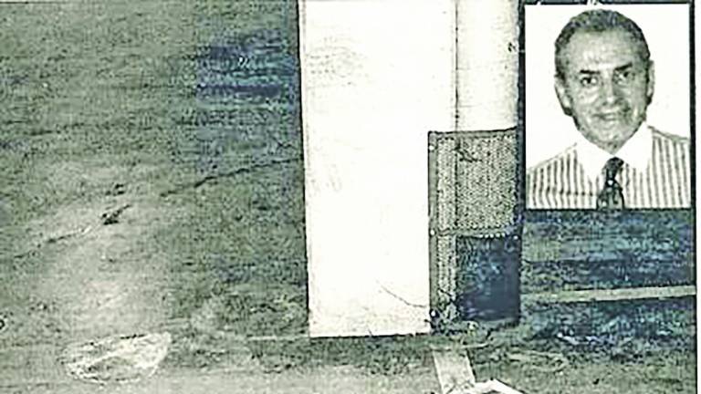 CENTRO DE VIGO. Lugar del garaje en la calle Rosalía de Castro donde se produjo el asesinato a bocajarro de Manuel Salgado hace18 años.