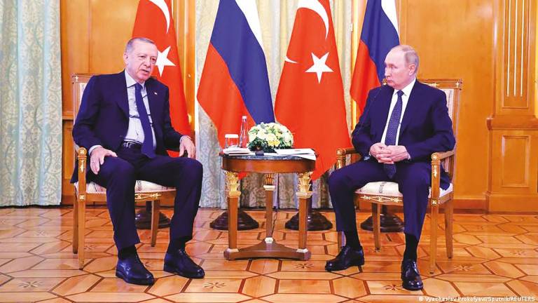 LOS PRESIDENTES de Turquía, Recep Tayyip Erdogan, y Rusia, Vladimir Putin, durante una reunión. Foto: Kremlin/DPA 