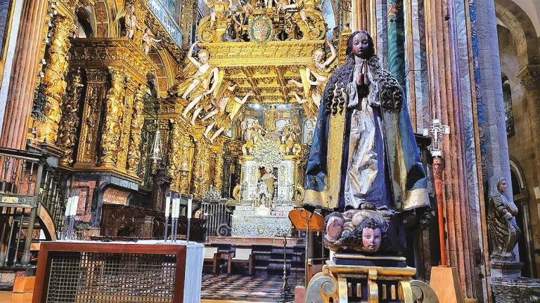 La Inmaculada, procedente del Museo de la Catedral, estará estos días junto al altar mayor. Foto: Catedral