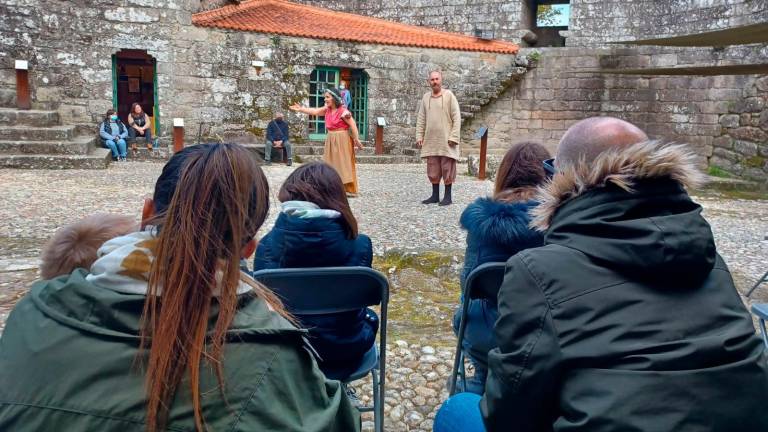 Comezan as visitas guiadas e teatralizadas ao castelo de Vimianzo