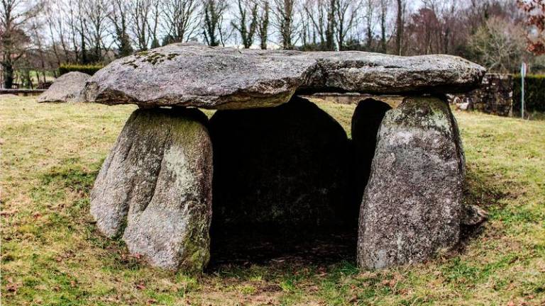 Imaxe do dolmen de Cabaleiros. Foto: C. Tordoia