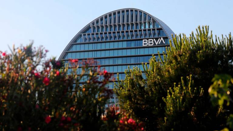 Una de las fachadas del edificio La Vela en Madrid, sede del BBVA Foto: BBVA