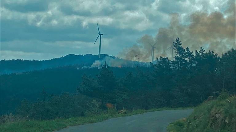 Incendio que queimou sesenta e cinco hectáreas de monte en Arou. Foto: Concello de Camariñas