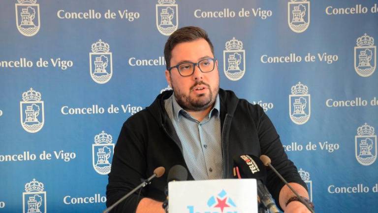Declaraciones. Xabier P. Igrexas, concejal del BNG en Vigo, en rueda de prensa este sábado. Foto: Gallego