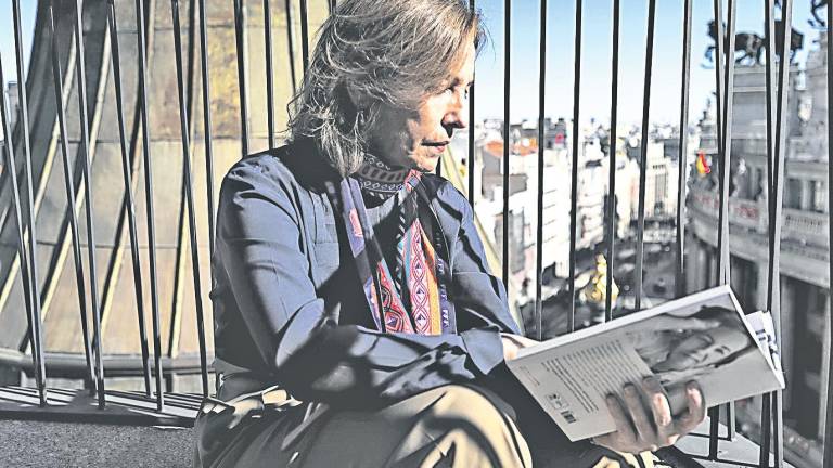 Reyes Calderón se ha consolidado como una autora referente dentro de la literatura de intriga, como atestigua el éxito de su saga protagonizada por la juez Lola MacHor. Foto: C. Ron