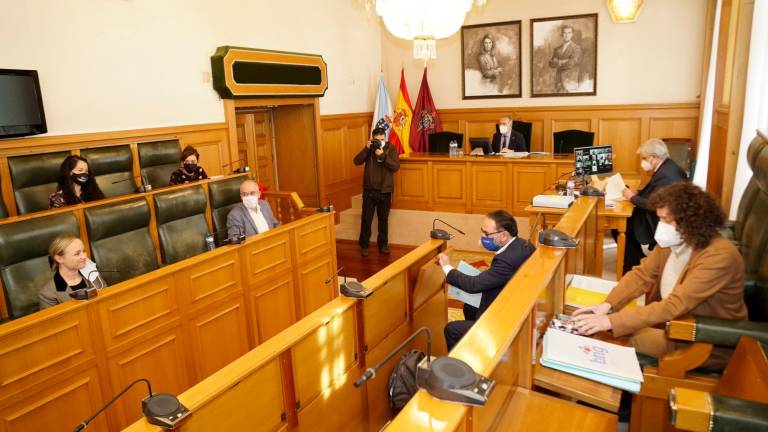 El alcalde presidió ayer el pleno telemático de los Presupuestos, que deberá repetirse el miércoles. Foto: Fernando Blanco