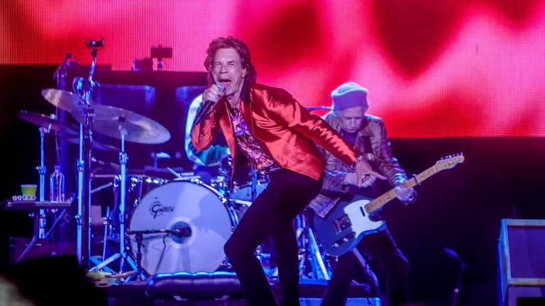 Mick Jagger (centro) y Keith Richards (derecha) durante la actuación en el Wanda Metropolitano. FOTO: Ricardo Rubio / EUROPA PRESS