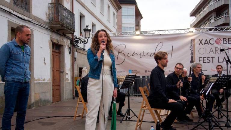 A concelleira, Begoña Blanco, nun dos concertos do Xacobeo Clarinet Fest que se celebrou en Lalín. Foto: C. L.