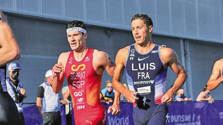 CON GALONES Serrat y Vincent Luis. Foto: World Triathlon