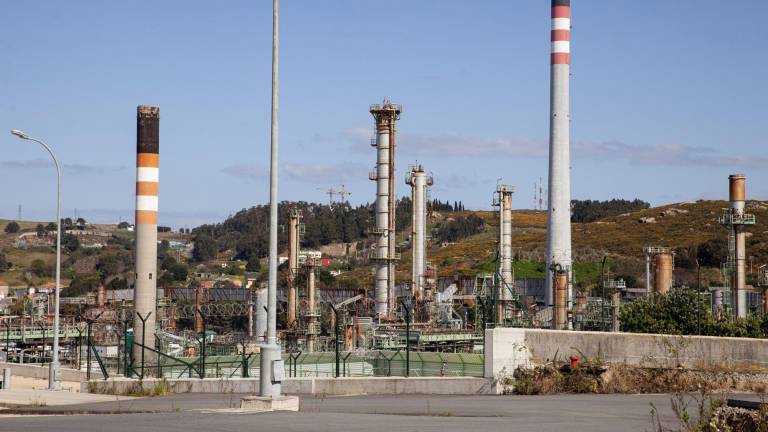 Instalaciones de la refinería de Repsol en A Coruña Foto: Esteban de la Iglesia