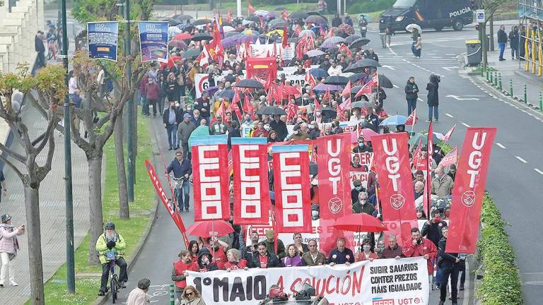 Trabajadores gallegos exigen “no pagar los platos rotos” de la crisis