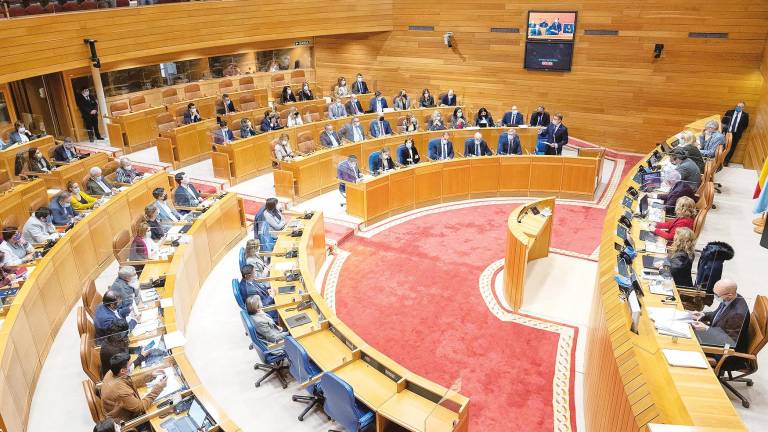 nuevo período de sesiones. Pleno en el Parlamento gallego, que arranca ahora un nuevo período de sesiones