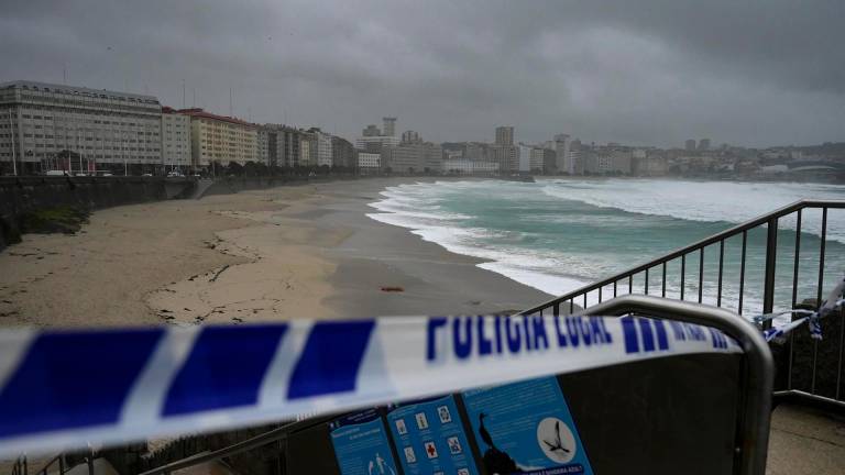 Vista de la costa tras el paso de la borrasca Gérard, a 16 de enero de 2023, en A Coruña. FOTO: M. Dylan - Europa Press