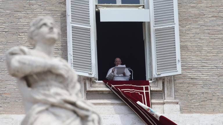 El Papa Francisco ofreciendo el Ángelus este domingo desde la ventana del Palacio Apostólico de El Vaticano - Evandro Inetti/ZUMA Wire/dpa