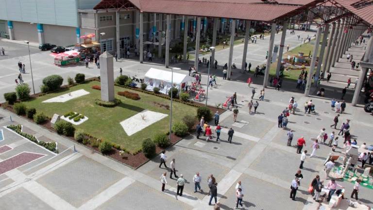 Plaza y paseo central del recinto Feria Internacional de Galicia Abanca, ubicado en el municipio de Silleda. Foto: F.I.G.A.