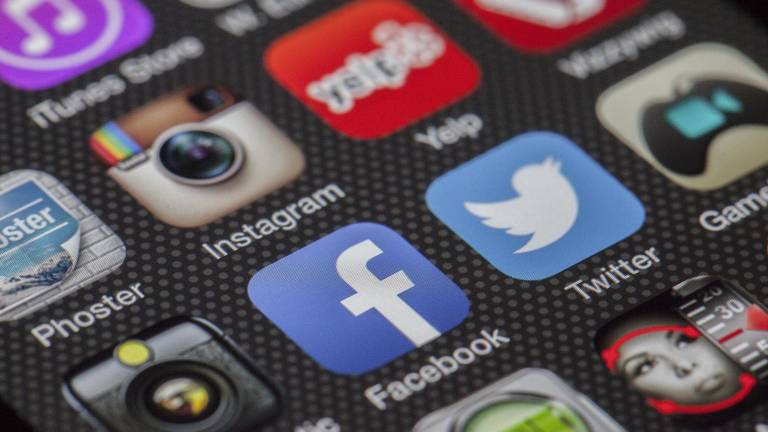 Morir en redes sociales, la incógnita digital después de fallecer