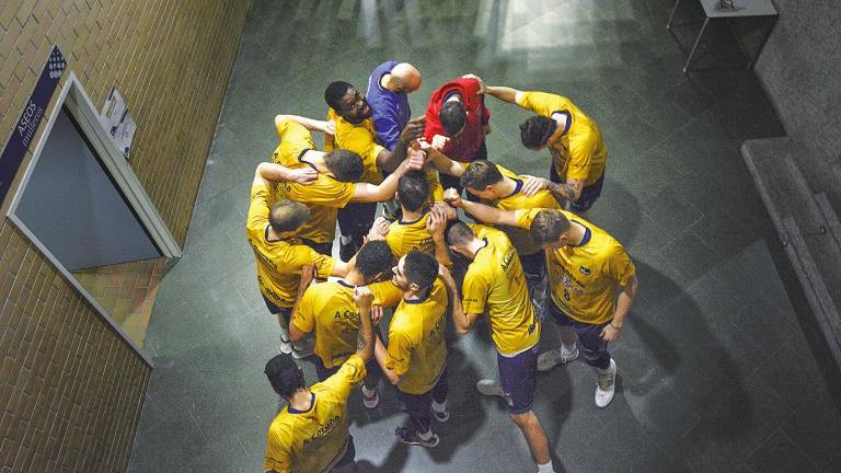 Los jugadores del Obradoiro antes de saltar a la Caldeira de Sar. Foto: acb Photo - A Baúlde