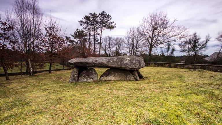 Imaxe do dolmen de Cabaleiros, que pode descubrise no concello de Tordoia. Foto: C.T.
