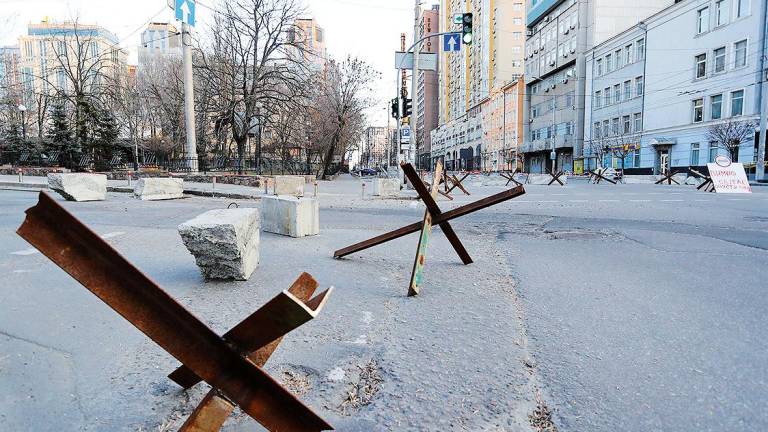 defensas antitanque. En Kiev. Foto: Zuma Press / E.P.