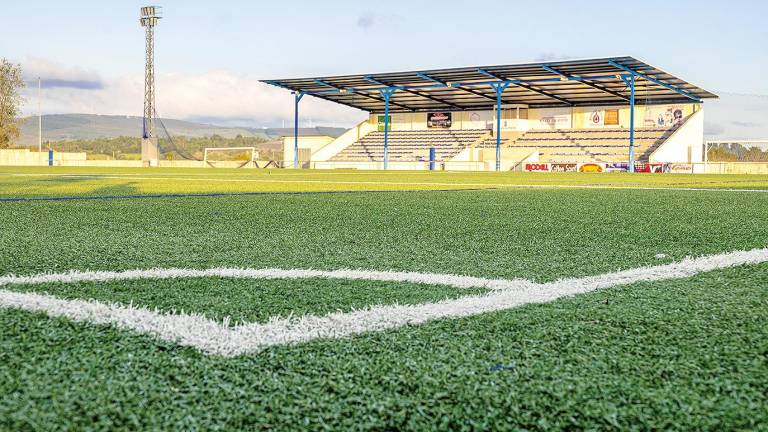 Instalacións do campo de fútbol municipal de Melide que se atopa na estrada de A Golada. Foto: Concello de Melide