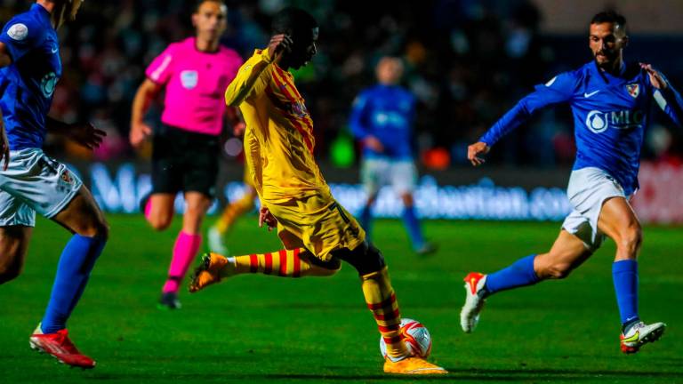 DECISIVO Ousmane Dembélé, autor del gol del empate, en pleno tiro a portería. Foto: FCB