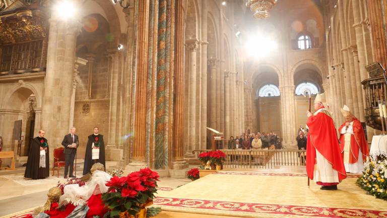 Momento de la ceremonia en el interior de la Catedral. Foto: Antonio Hernández