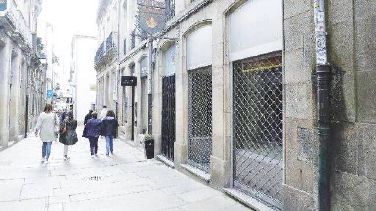 La Farmacia Compostela cerró recientemente en la Caldeirería y se mudó a otra zona. Foto: A.H.