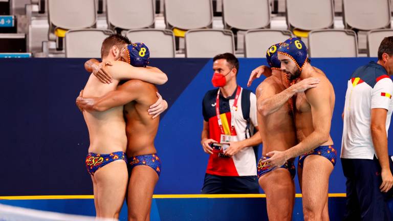 Los jgadores de España celebrando la victoria contra EE. UU. tras el partido de cuartos de final en los Juegos Olímpicos Tokio 2020. Foto: José Méndez